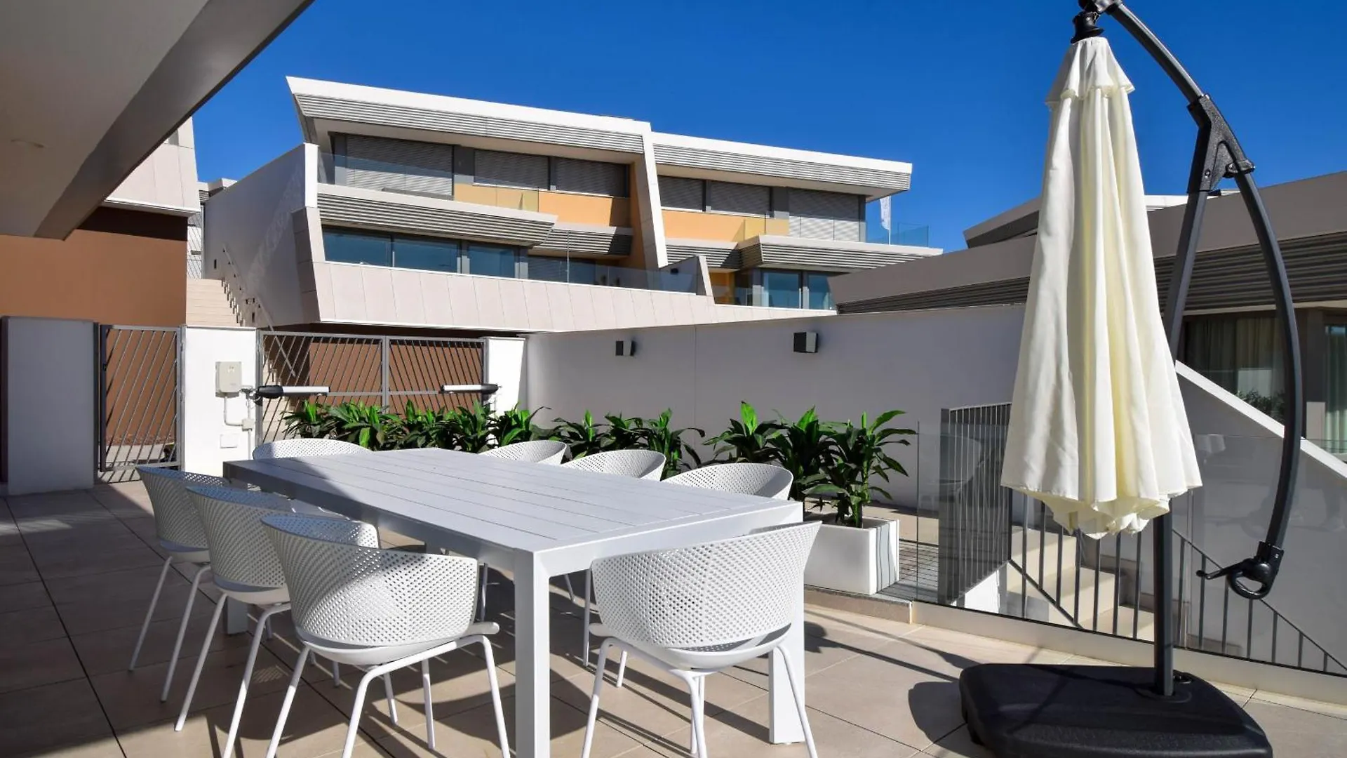Апартаменты Ref 272 Semiadosado De Lujo Cerca De La Cala De Mijas