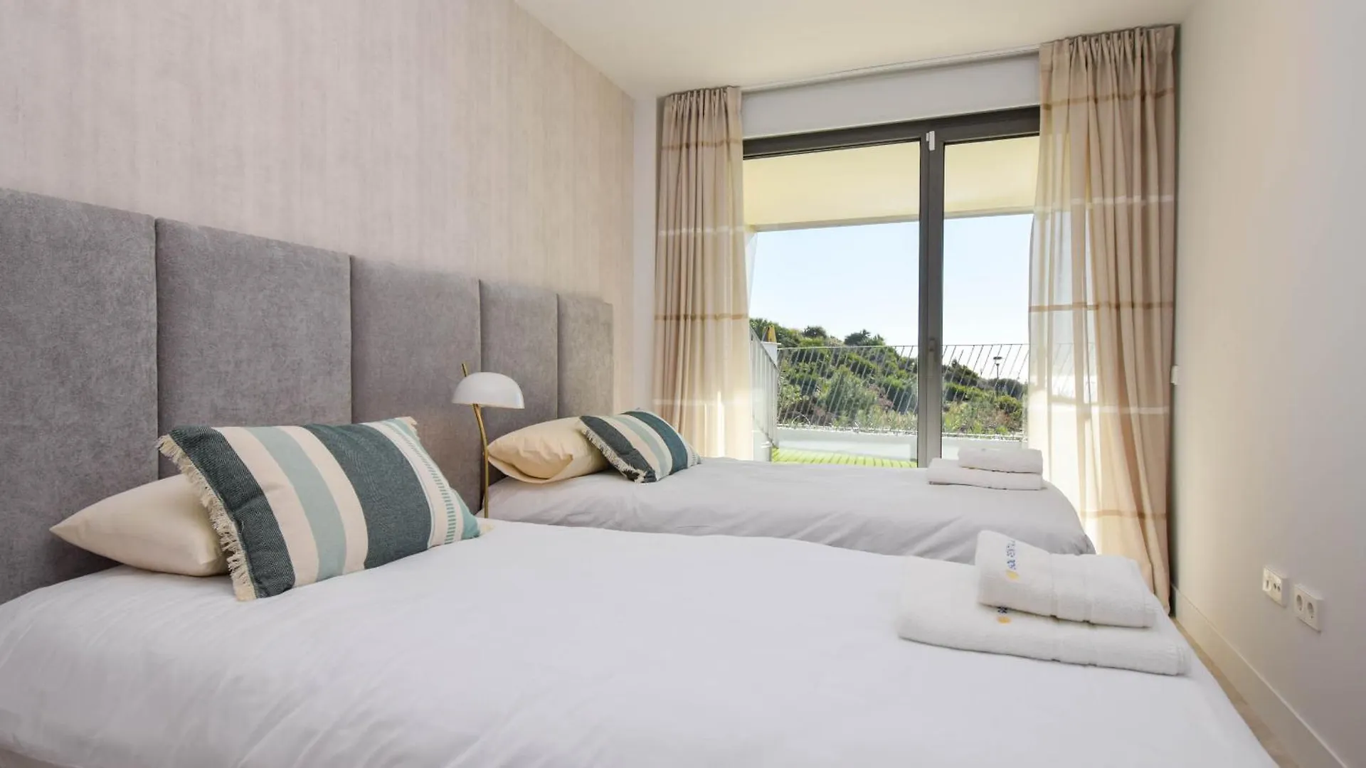 Апартаменты Ref 272 Semiadosado De Lujo Cerca De La Cala De Mijas