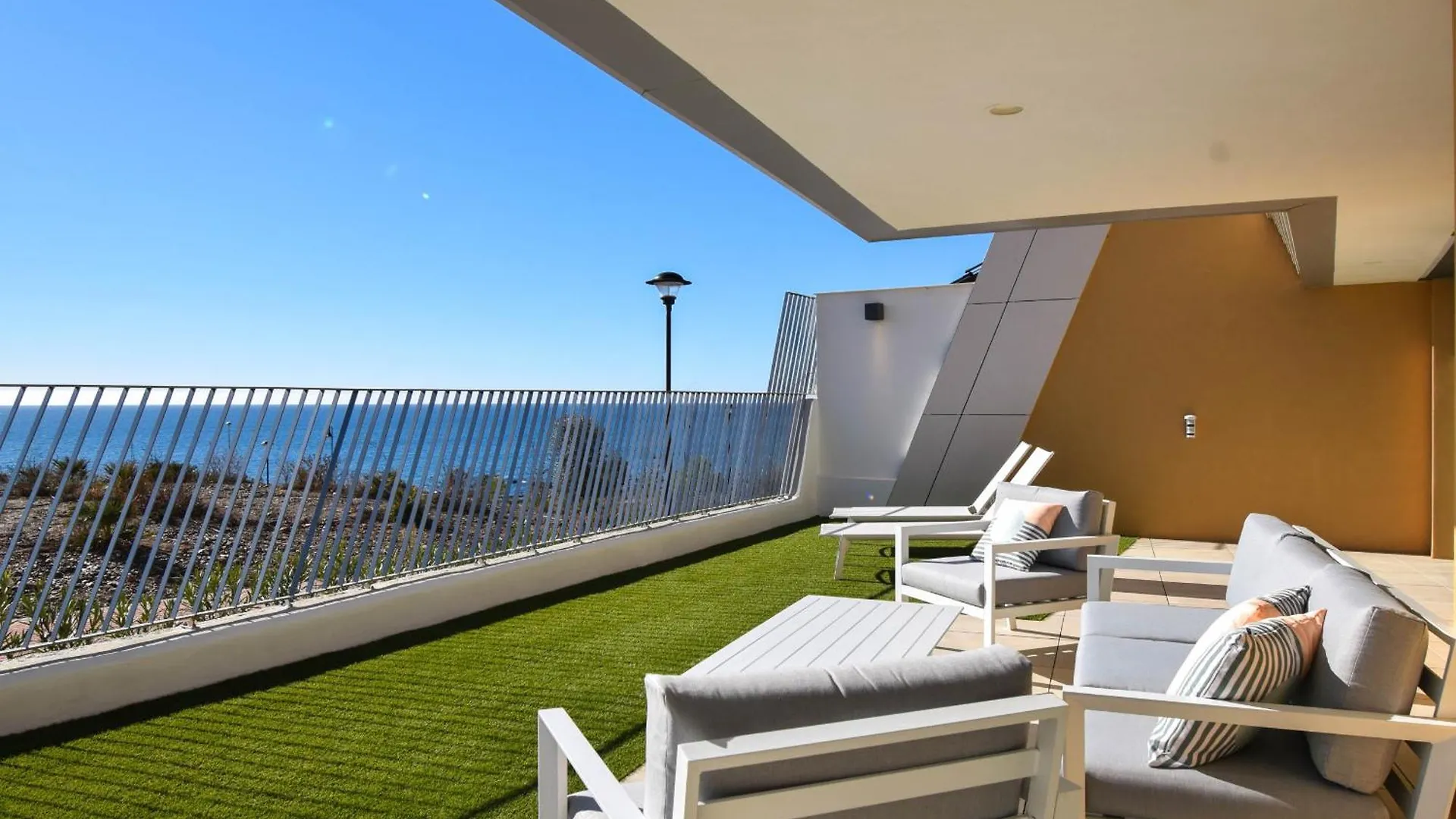 Апартаменты Ref 272 Semiadosado De Lujo Cerca De La Cala De Mijas